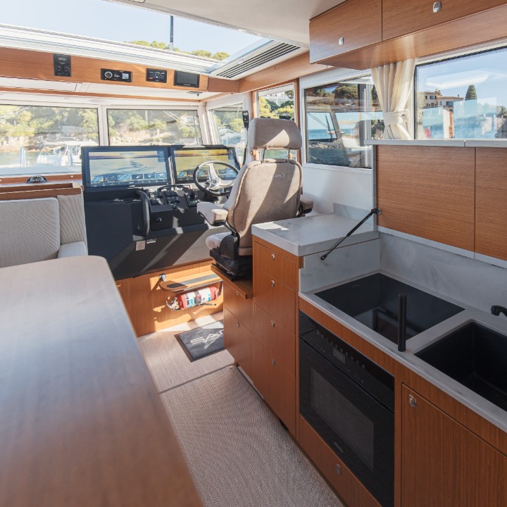 Sargo 45 , modern interior